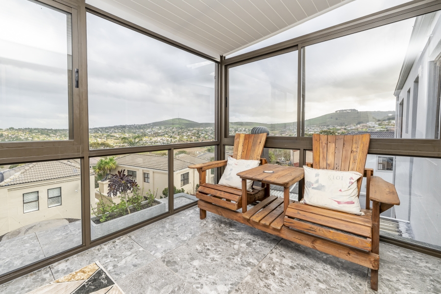 4 Bedroom Property for Sale in Van Riebeeckshof Western Cape